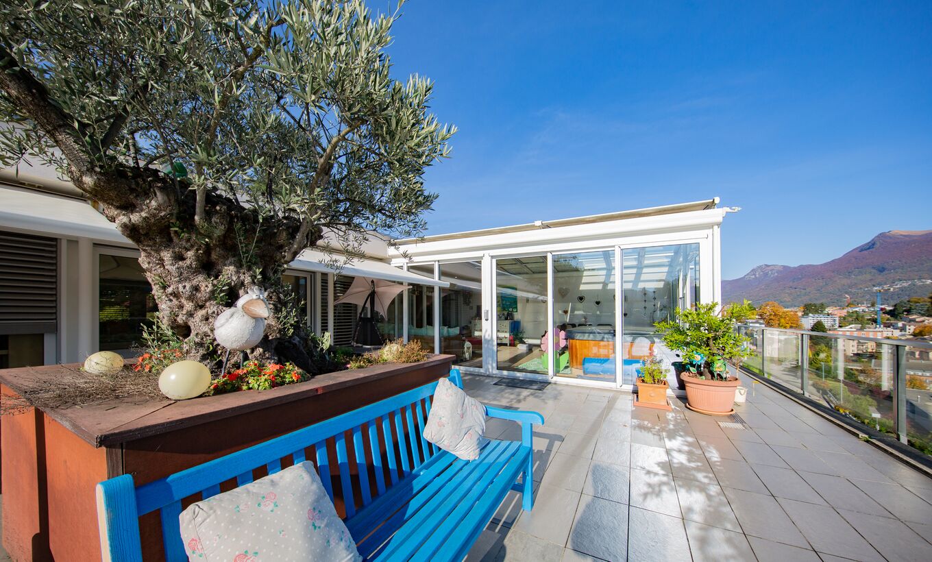 Elegantes Penthouse mit großer Terrasse und Garten