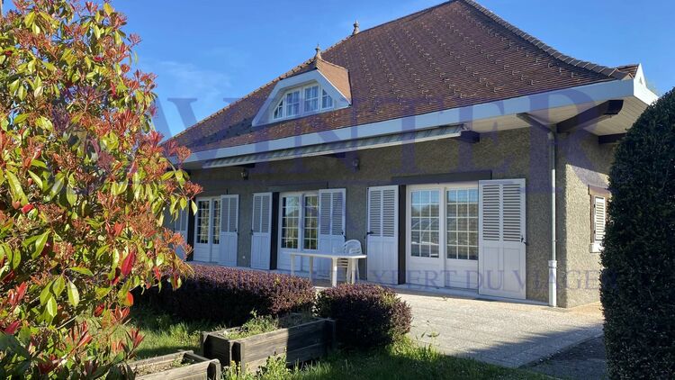 Free life annuity, available immediately. Annecy North - Groisy.