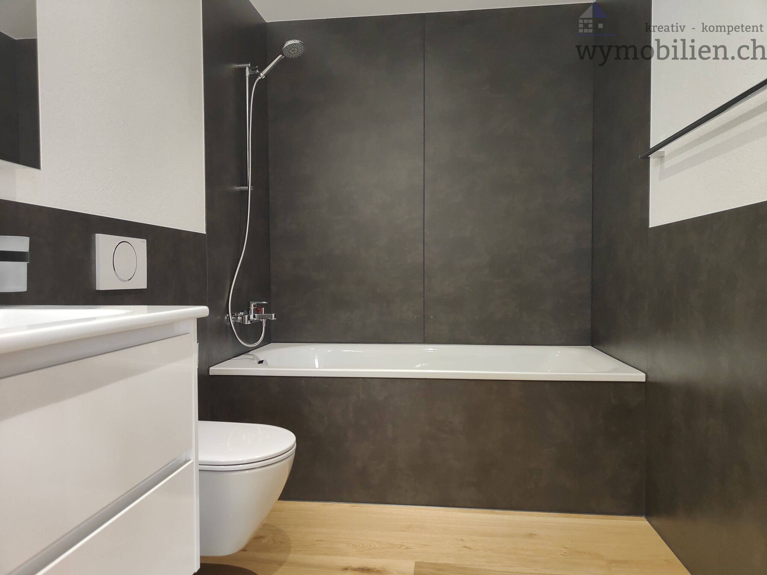 2. Bad mit Badewanne 