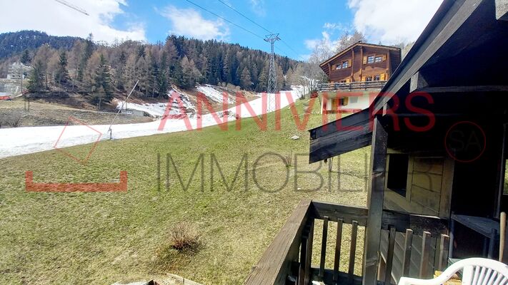 Balcon avec vue dégagée sur la piste 
