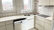 A VENDRE
IMMEUBLE D'HABITATION
4 GARAGES INDIVIDUELS
2 PLACES EXT.