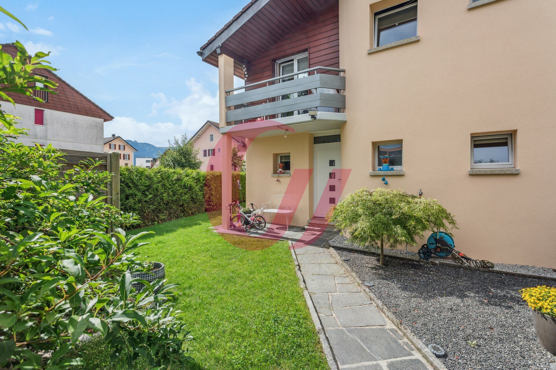 Villa contiguë à proximité immédiate du centre-ville de Bulle