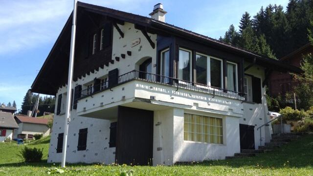 VENDU aux Mosses un chalet de deux appartements.