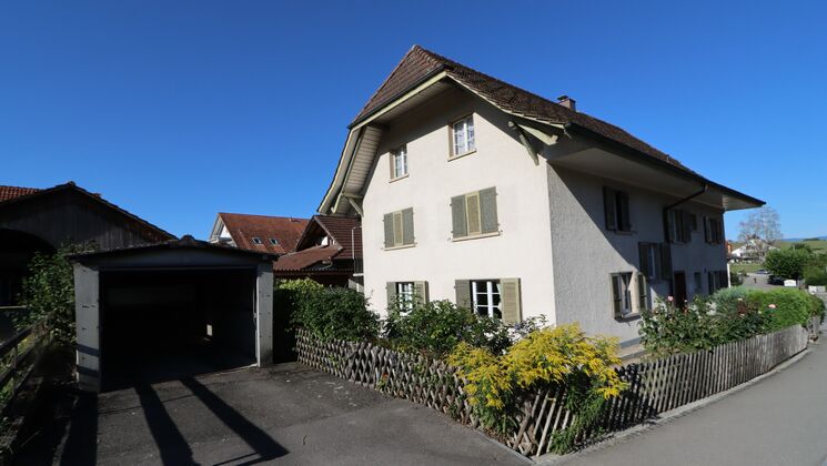 2-Familienhaus und Stöckli
vielfältige Nutzung mit Potenzial