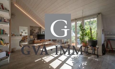 Large and bright 7 room penthouse apartment