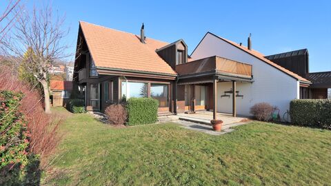 4.5-Zimmer Doppeleinfamilienhaus
Sicht auf Murtensee und Voralpen