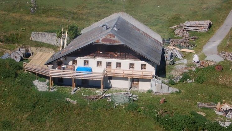 Vendu : Il y en avait juste un seul ! Au-dessus du Col des Mosses. Vendu : Il y en avait juste un seul ! Au-dessus du Col des Mosses.