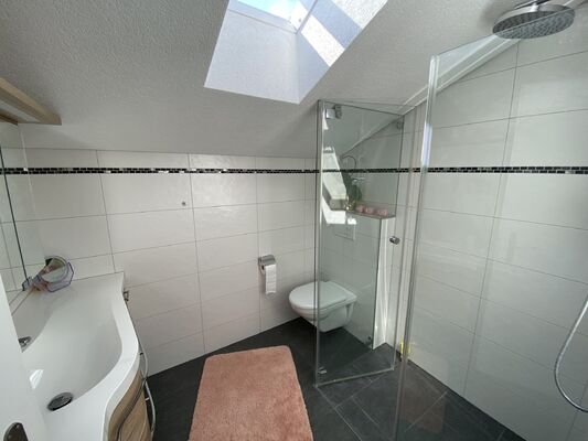 DU/WC DG
