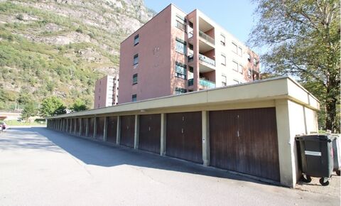 Apartment building with 21 apartments, 16 parking spaces and 12 garage