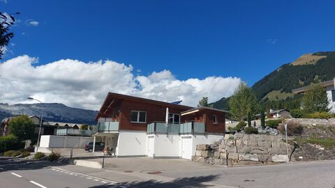Schönes Doppeleinfamilienhaus mit hochwertigem Mobiliar und Inventar