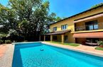 Spaziosa , confortevole e tranquilla villa nel verde con bella piscina