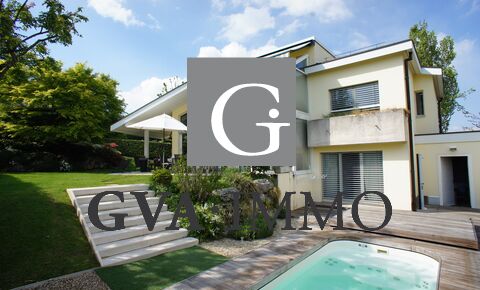 Superb contemporary house in quiet area with panoramic view