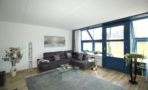 Lichtdurchflutetes Reihen-Einfamilienhaus an ruhiger Lage