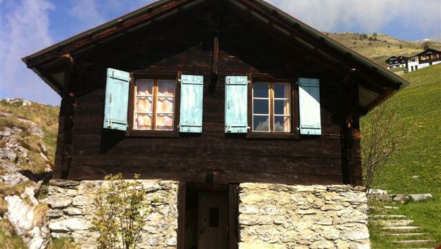 Vendu : Chalet authentique sur la route du Santesch (Valais)