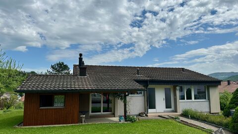 Helles, und hübsches Haus in Seewen mit Garage und Stellplatz