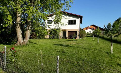Charming 4.5 room house with semi-buried swimming pool