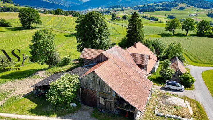 Idyllisch gelegenes Bauernhaus mit vielen Möglichkeiten