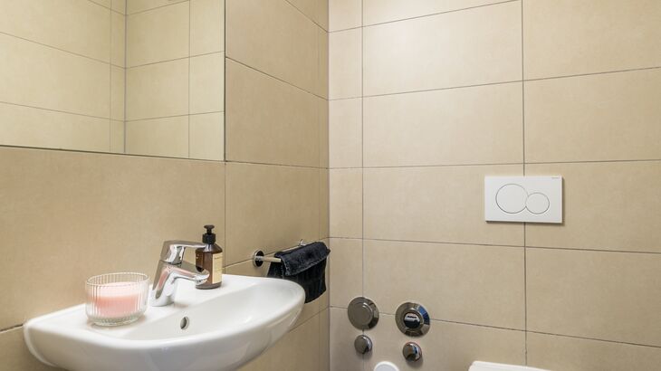 2 RENTS OFFERED - 3.5 rooms on the 2nd floor with balcony