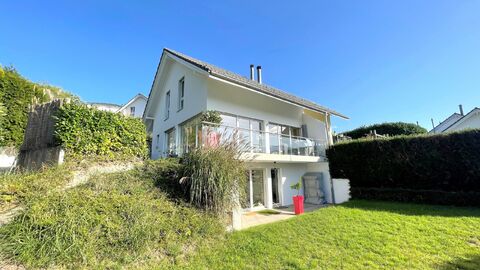 MAGNIFIQUE VILLA MITOYENNE DE 6,5 PIÈCES DANS UN QUARTIER RÉSIDENTIEL