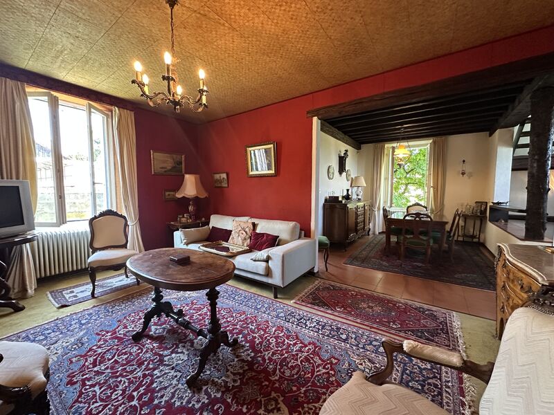 Maison individuelle à rénover – Fort potentiel à Plan-les-Ouates