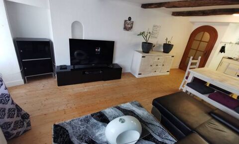 Spacious 2.5 room apartment in an old building in the Stedtli