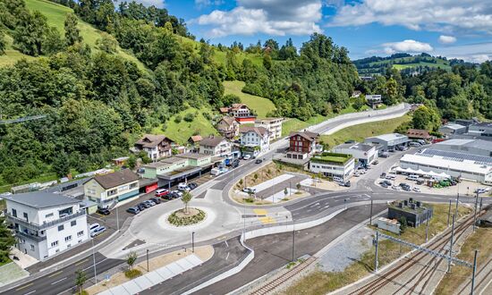 Zentrale Wohn- und Gewerbeimmobilie