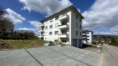 Appartement de 3,5 pièces avec balcon et une très belle vue.