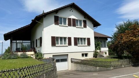 Viel Platz zum Wohnen und Leben
Freistehendes 6 ½ Zi-EFH in Uezwil