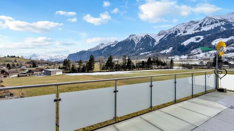 4.5-Zimmer Dachwohnung im Eigentumsstandard mit unverbaubarer Aussicht