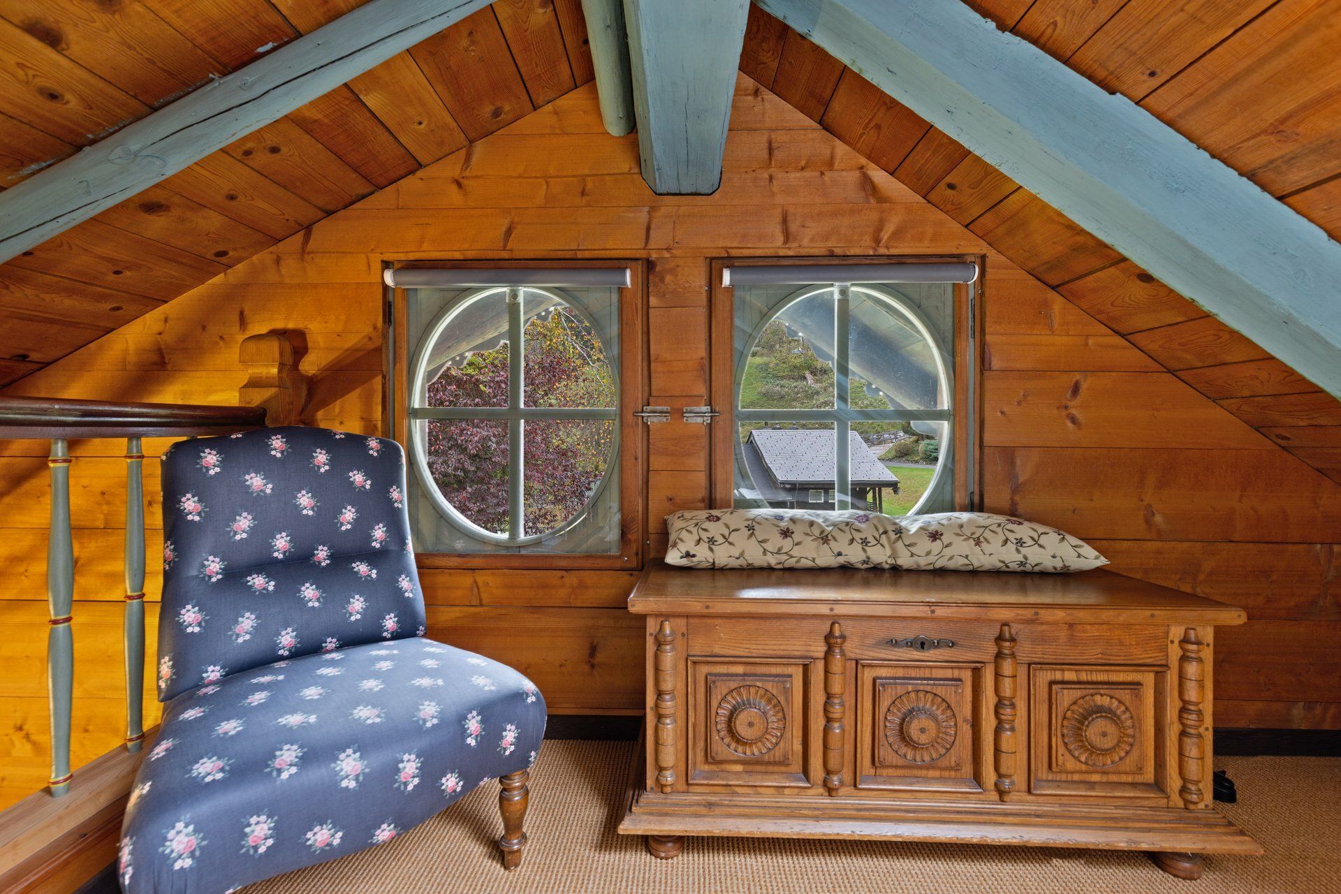 Das Schlafzimmer im Dachgeschoss der Lodge