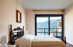 Elegant and bright 4,5 room duplex apartment with wonderful lake view
