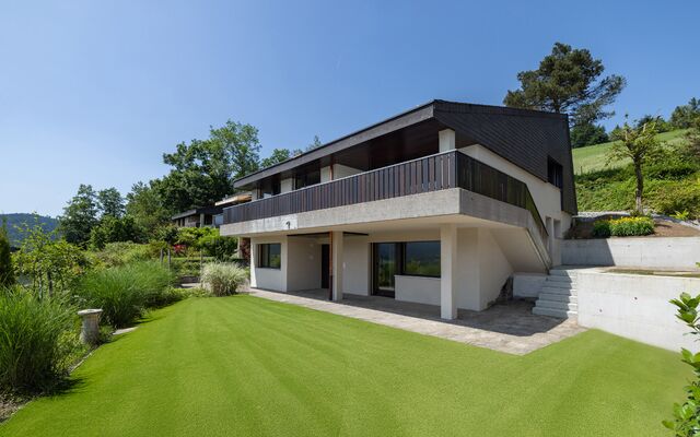 Renoviertes Doppeleinfamilienhaus mit Weitblick
