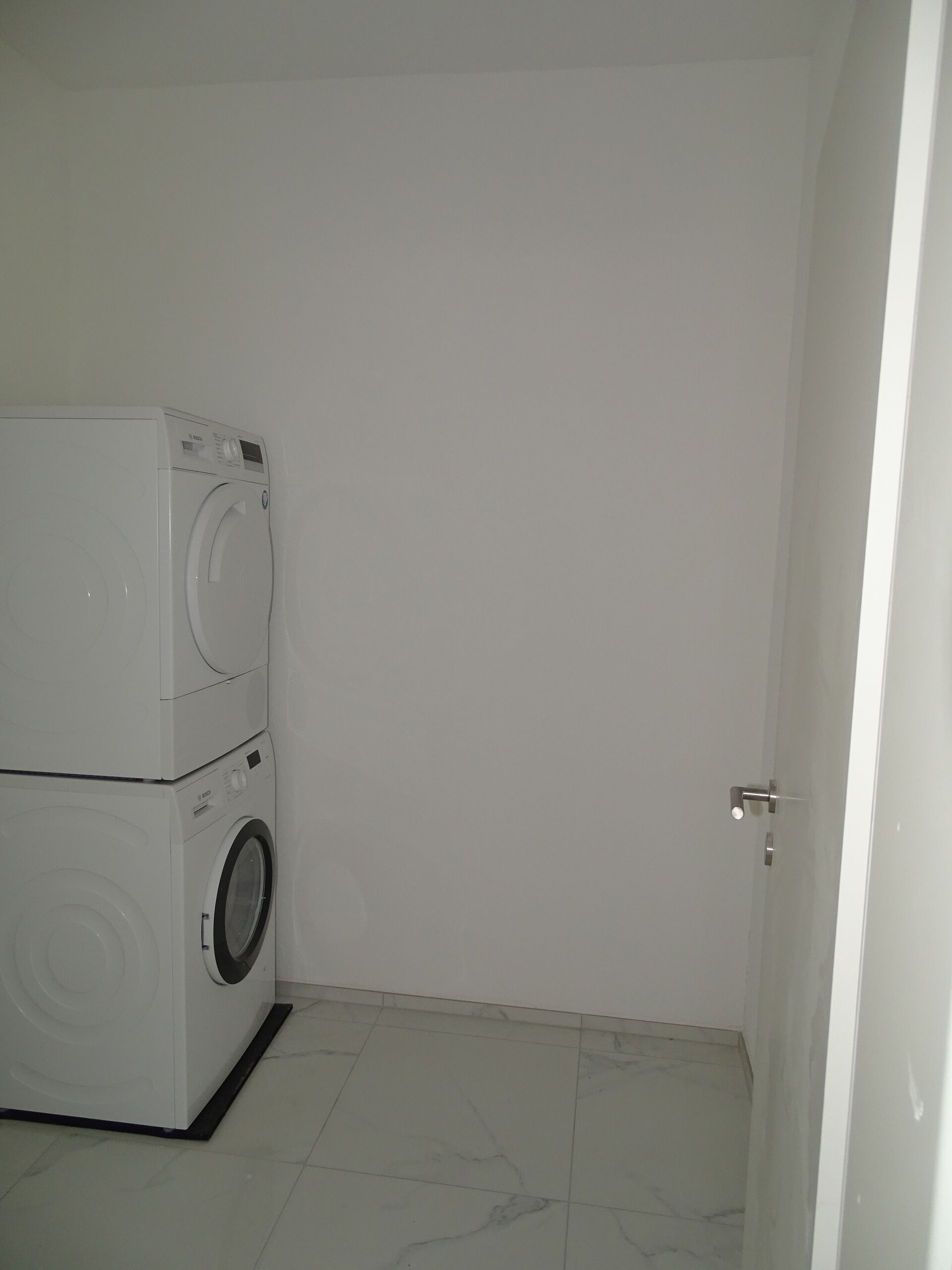 eigene Waschmaschine / Tumbler in Reduit