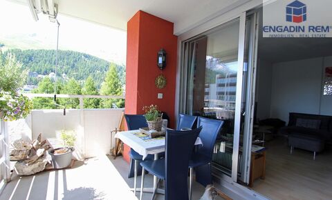 Well-kept 3.5-room apartment with views over the lake - second home