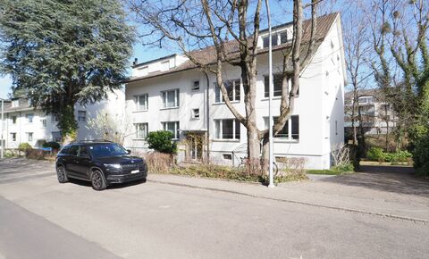 Quiet apartment with balcony on the Bruderholz