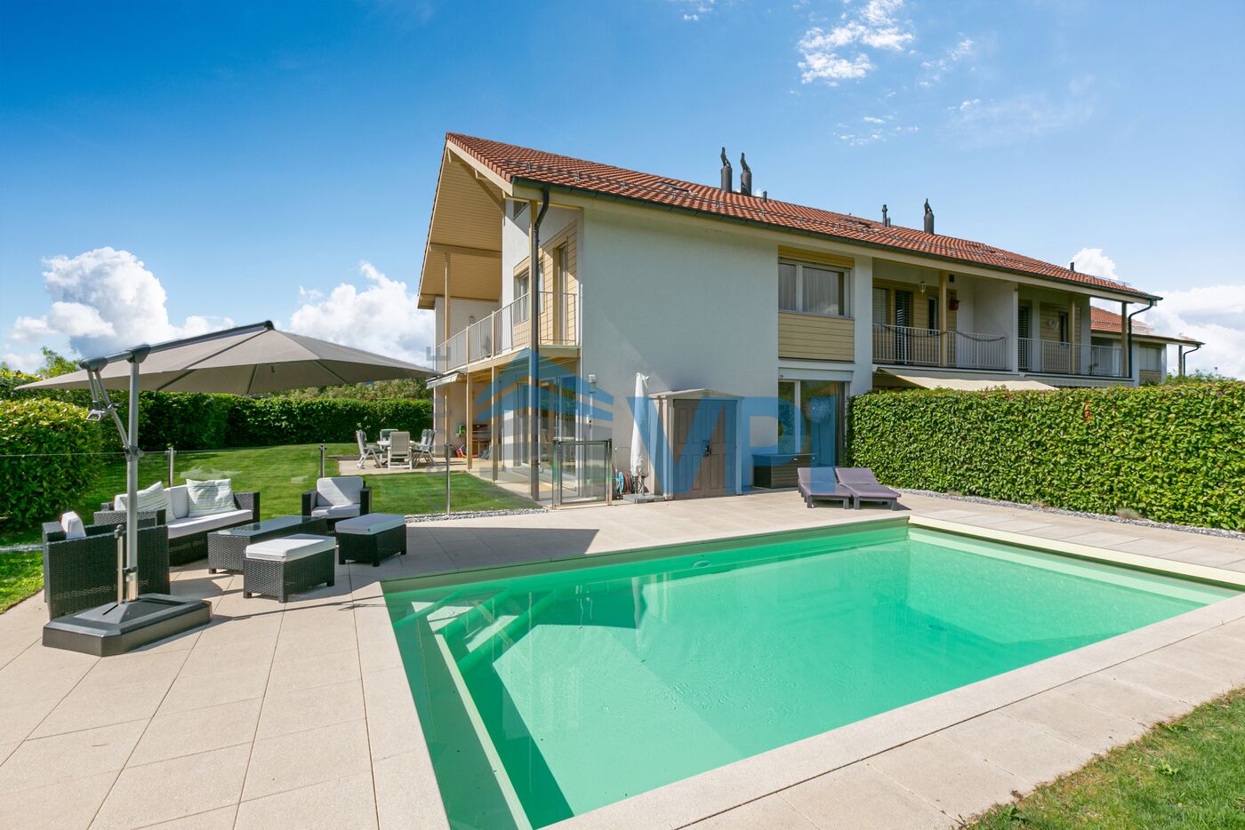 Jolie villa en pignon avec piscine à Avusy