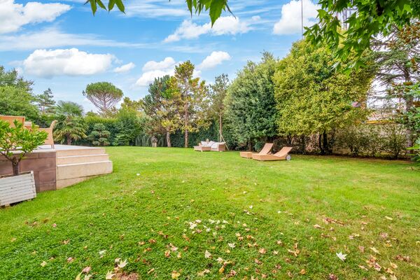 Superbe villa de plain-pied au cœur du Triangle d’Or