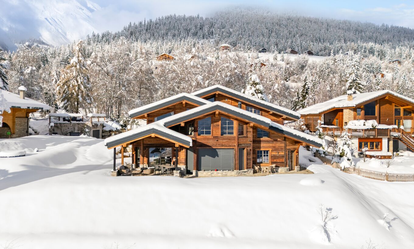 Exceptional chalet with panoramic view