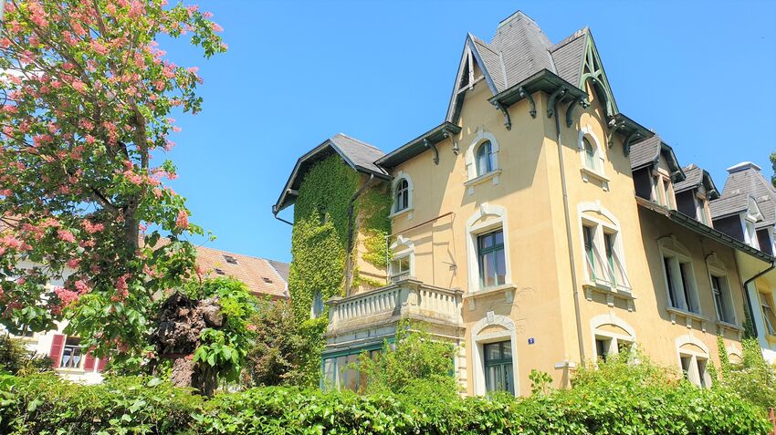 Manor house