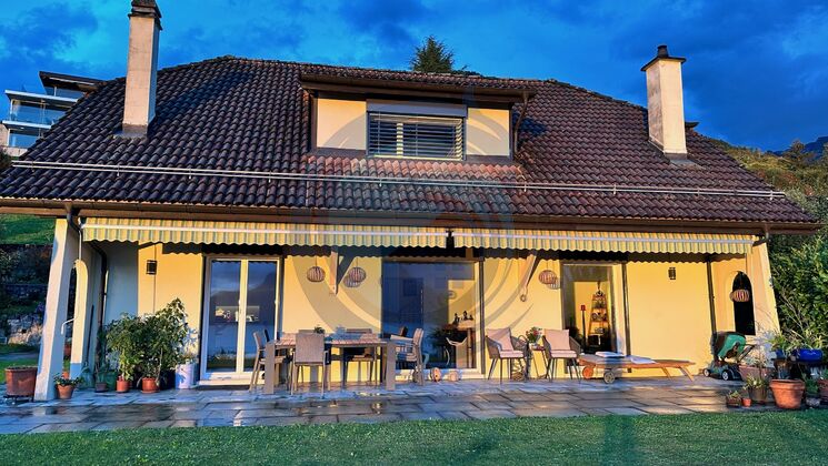 MAGNIFIQUE VILLA INDIVIDUELLE DE 6,5 PIÈCES AVEC VUE SUR LE LAC