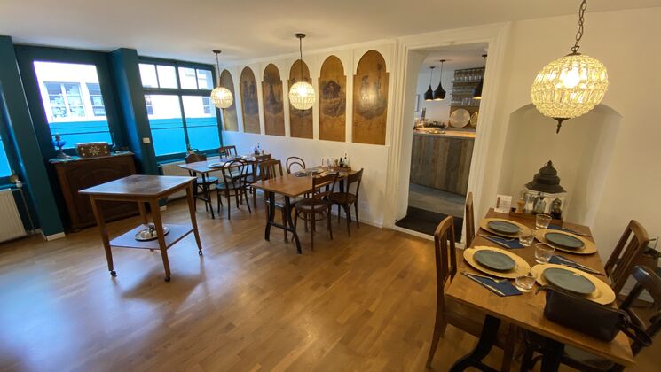 Restaurant placé en plein centre de la vielle ville Restaurant placé en plein centre de la vielle ville