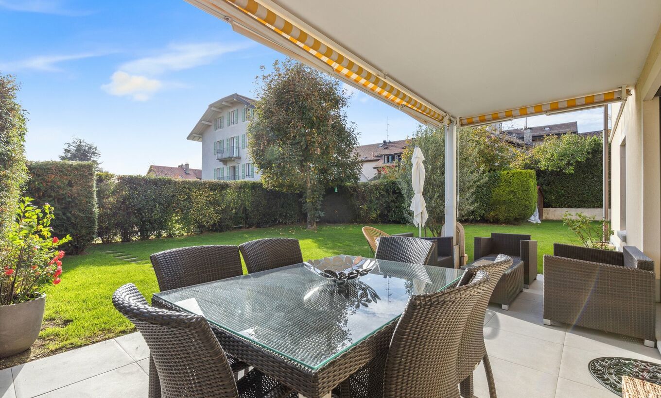 Beautiful flat with garden of almost 600m2
