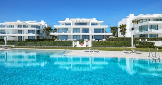 BEACHFRONT - LUXUS APARTMENT MIT MEERSICHT