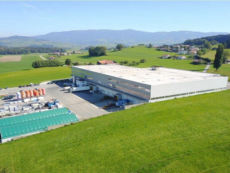 Industrial hall / Workshop of 5,700 m² on the ground floor divisible