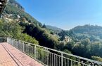 Grosszügiges Haus mit 3 Wohnungen und mit wunderbarer Panoramasicht