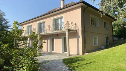 Beautiful 9-room villa with swimming pool at the gates of Lausanne