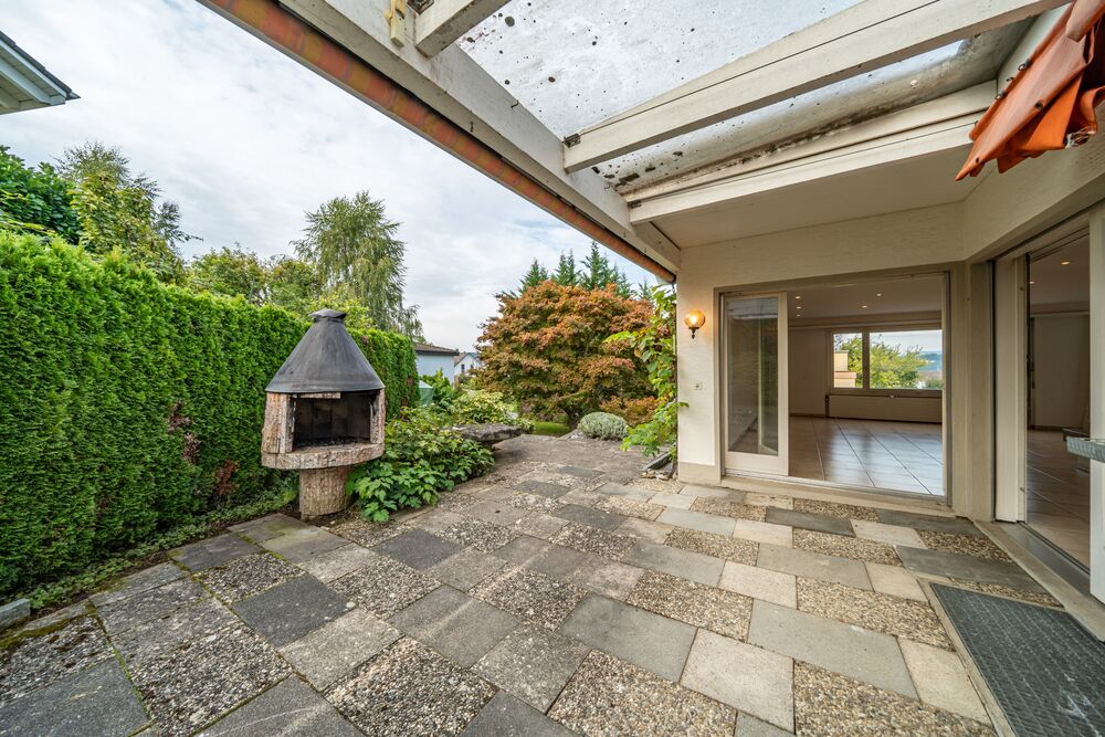 Grosszügiges Einfamilienhaus mit Gartenparadies