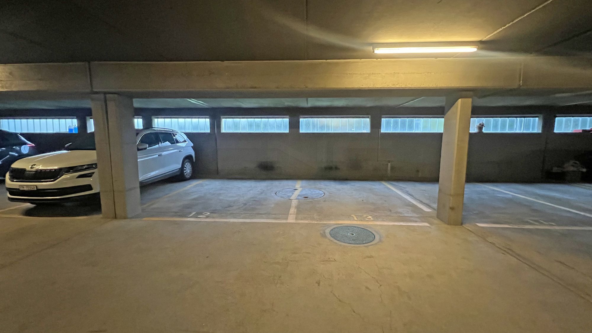 Parking intérieur place n° 12