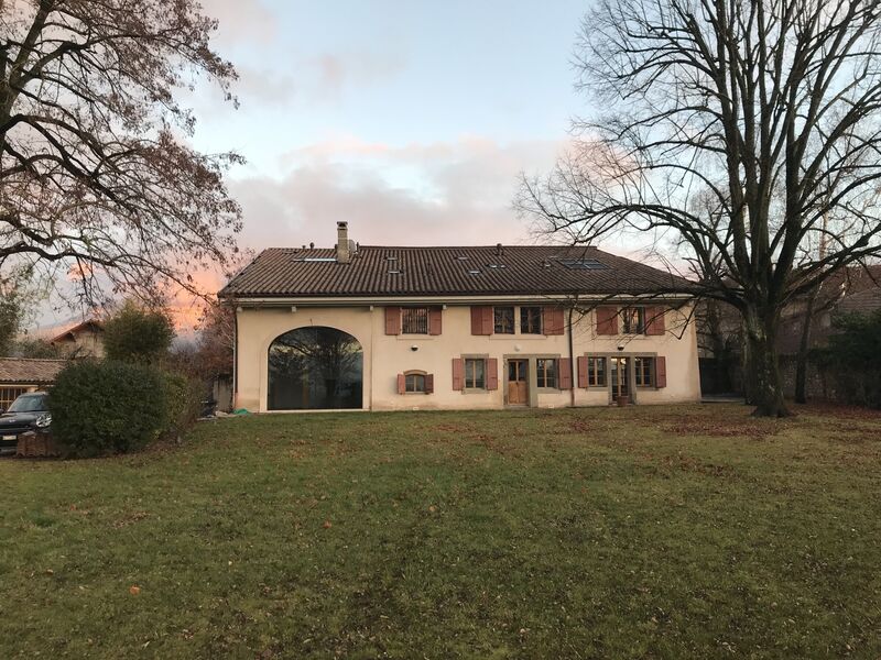 Renovated farm CH-1254 Jussy
