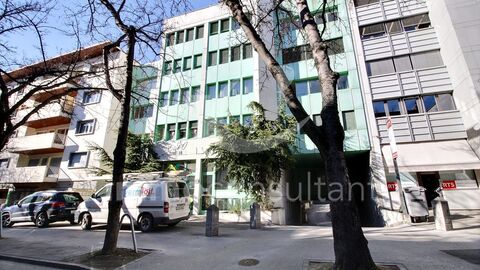 Bureaux situés au rez-de-chaussée, en plein centre de la ville de Sion